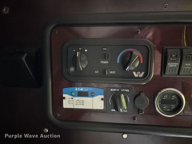 image for item YA3976 2019 Western Star 5700XE semi truck