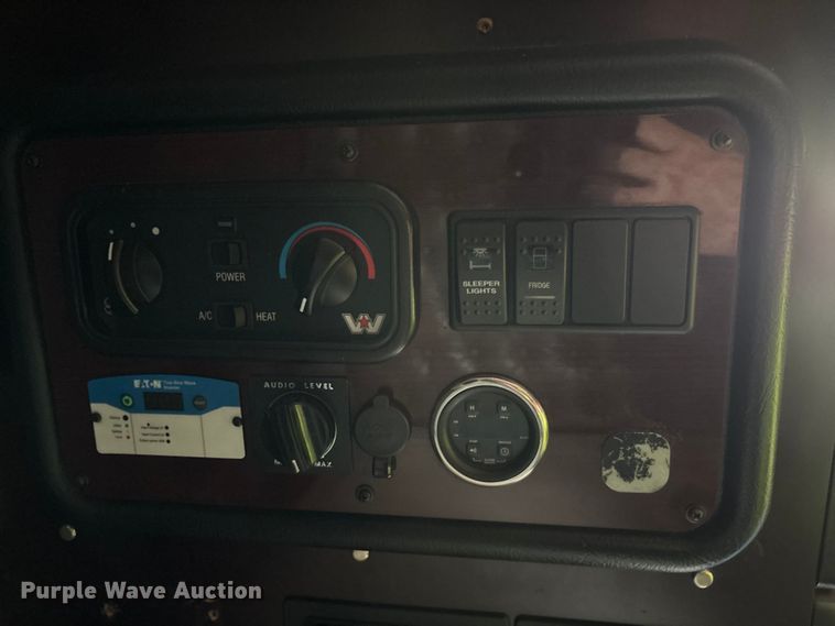 image for item YA3976 2019 Western Star 5700XE semi truck