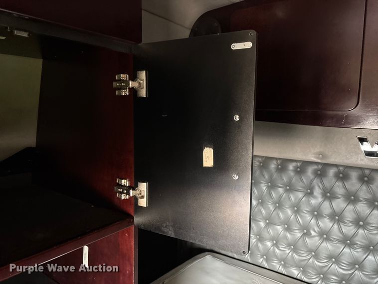 image for item YA3976 2019 Western Star 5700XE semi truck