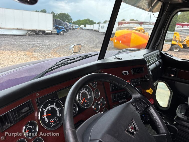 image for item YA3976 2019 Western Star 5700XE semi truck