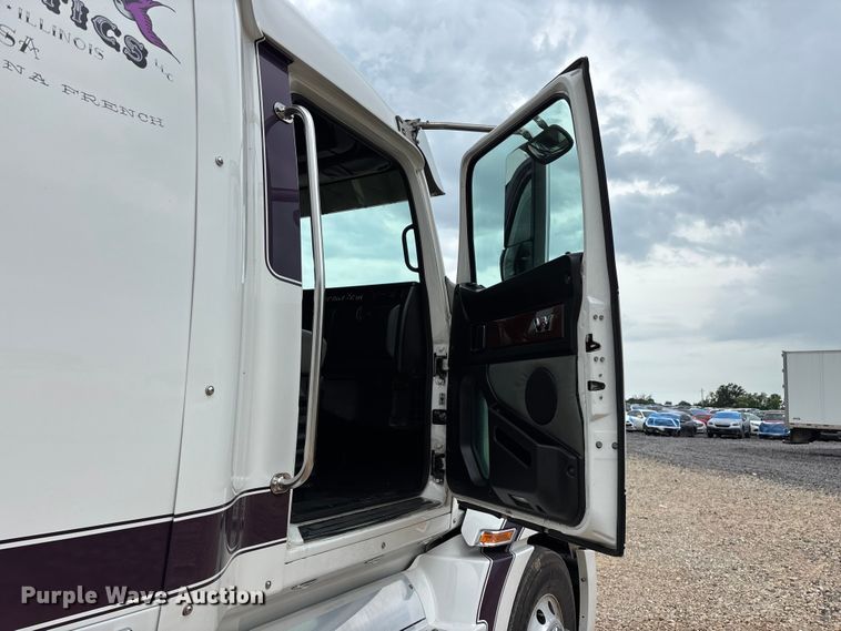 image for item YA3976 2019 Western Star 5700XE semi truck