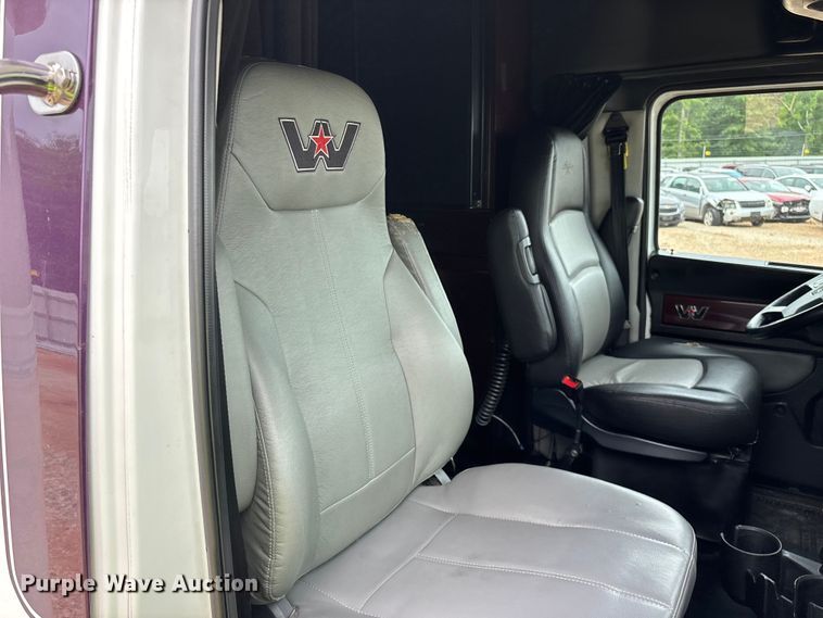 image for item YA3976 2019 Western Star 5700XE semi truck