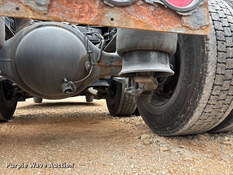 image for item YA3976 2019 Western Star 5700XE semi truck