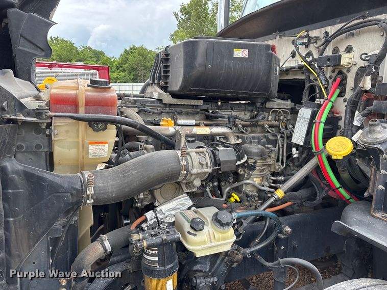 image for item YA3976 2019 Western Star 5700XE semi truck