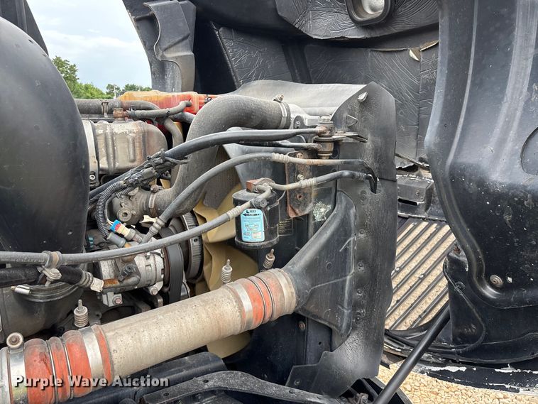 image for item YA3976 2019 Western Star 5700XE semi truck