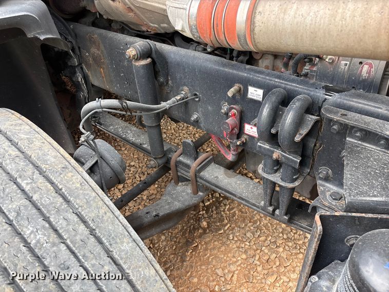 image for item YA3976 2019 Western Star 5700XE semi truck