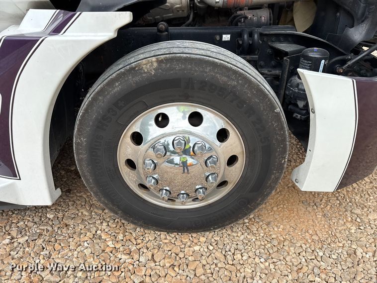 image for item YA3976 2019 Western Star 5700XE semi truck