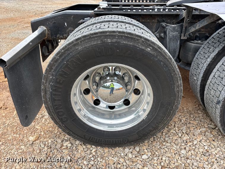image for item YA3976 2019 Western Star 5700XE semi truck