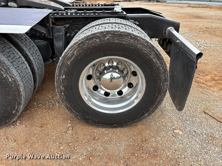 image for item YA3976 2019 Western Star 5700XE semi truck