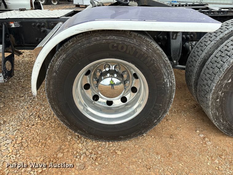 image for item YA3976 2019 Western Star 5700XE semi truck