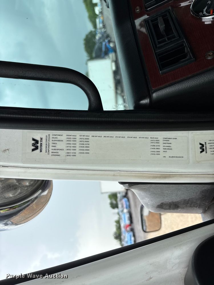 image for item YA3976 2019 Western Star 5700XE semi truck