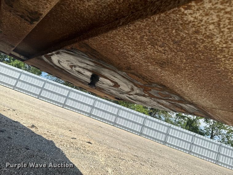 image for item YA4002 1995 Wabash dry van trailer