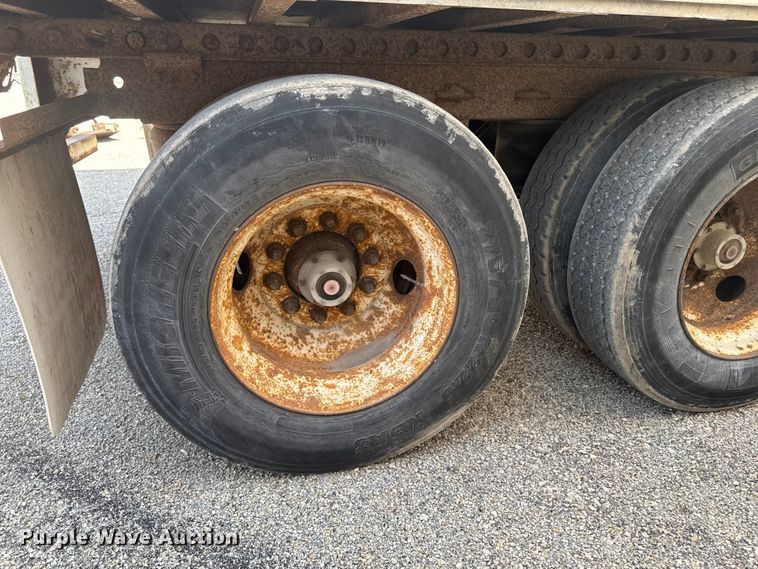image for item YA4002 1995 Wabash dry van trailer