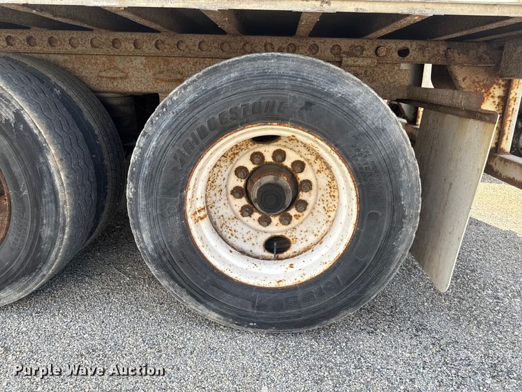 image for item YA4002 1995 Wabash dry van trailer