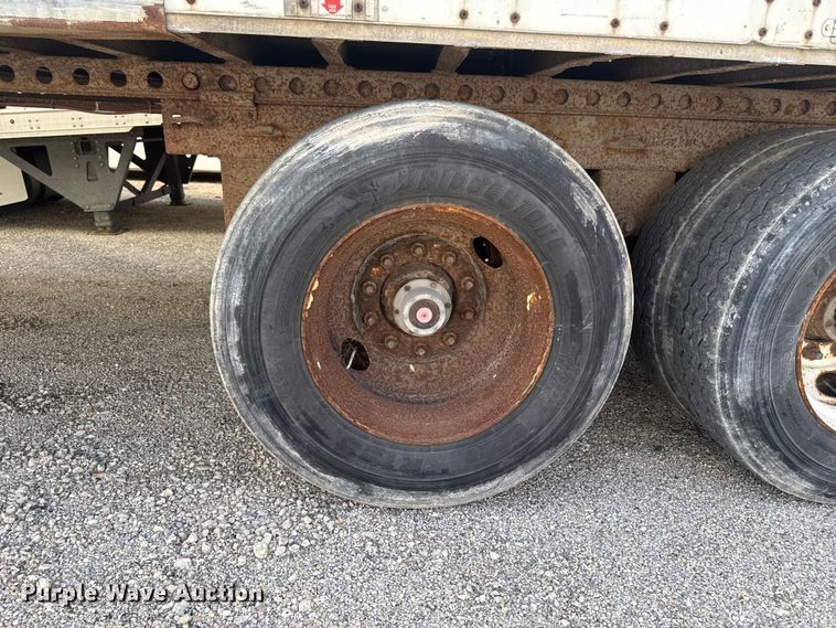 image for item YA4002 1995 Wabash dry van trailer