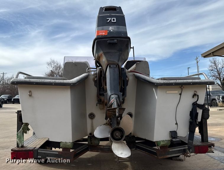 image for item DK3540 1991 Predator boat