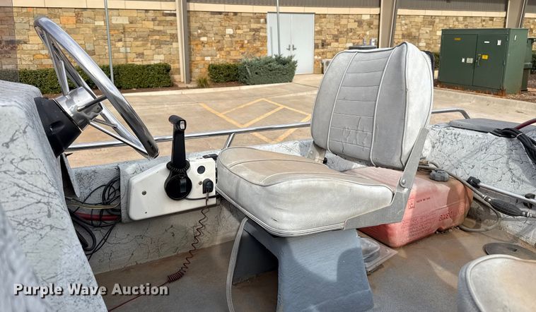 image for item DK3540 1991 Predator boat