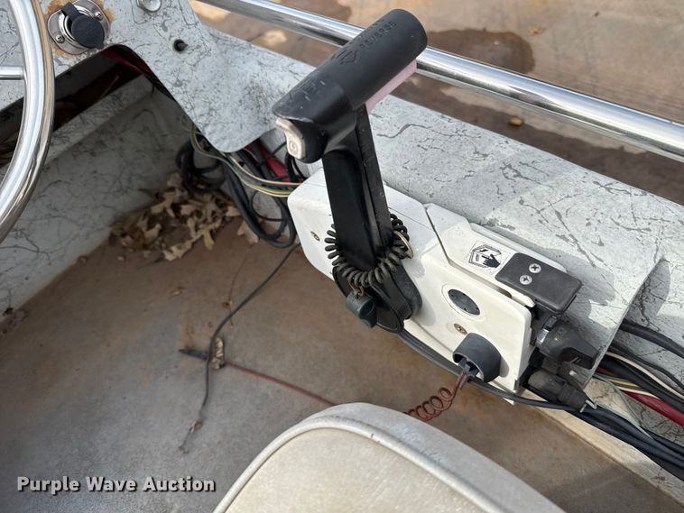 image for item DK3540 1991 Predator boat