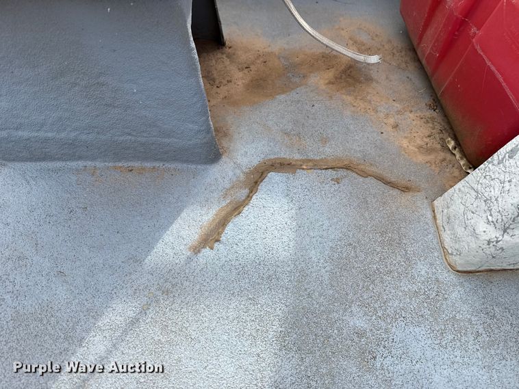 image for item DK3540 1991 Predator boat