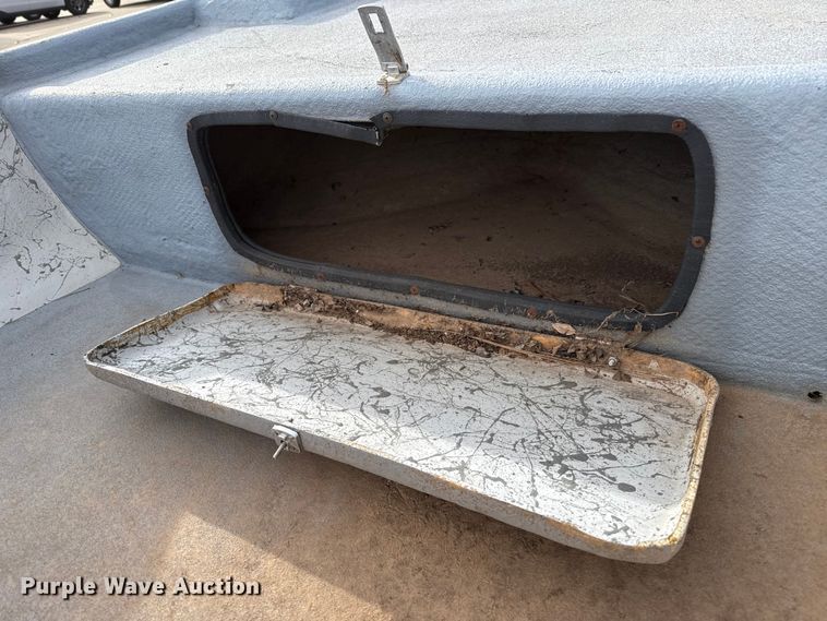 image for item DK3540 1991 Predator boat