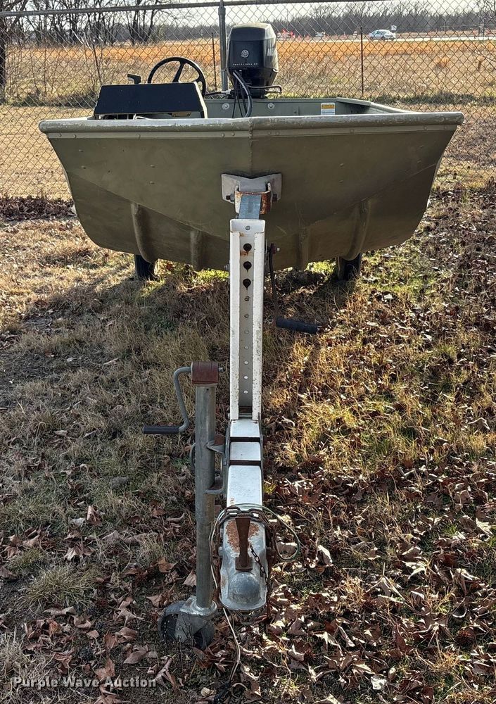 image for item EG8328 1994 Lowe boat