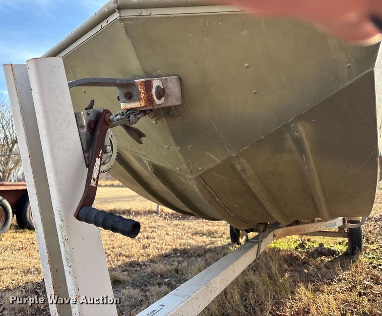 image for item EG8328 1994 Lowe boat
