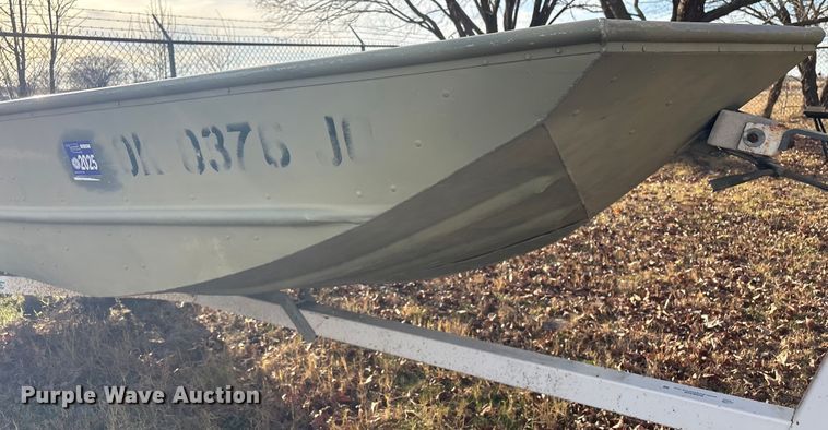 image for item EG8328 1994 Lowe boat