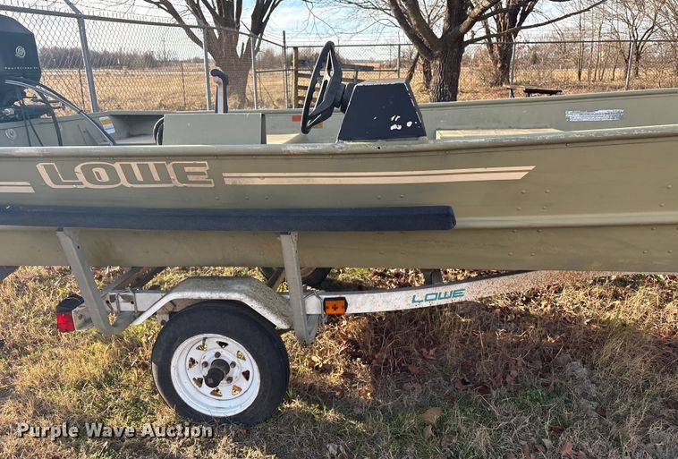 image for item EG8328 1994 Lowe boat