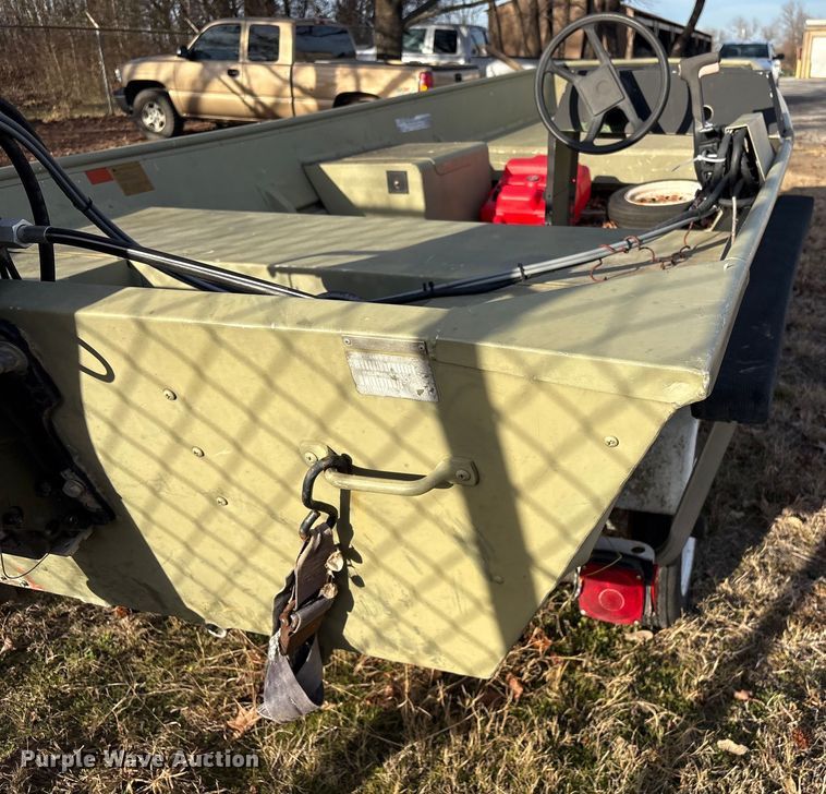 image for item EG8328 1994 Lowe boat