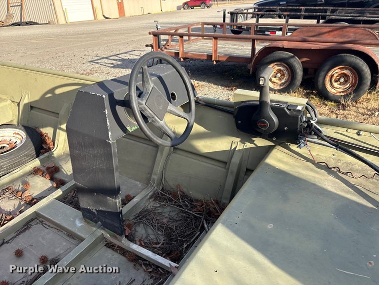 image for item EG8328 1994 Lowe boat
