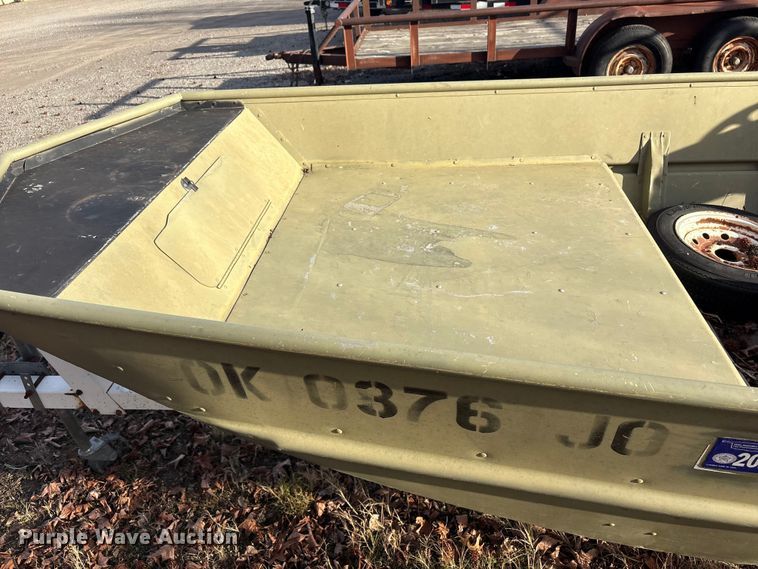 image for item EG8328 1994 Lowe boat