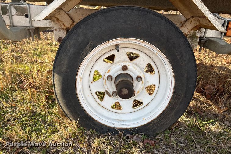 image for item EG8328 1994 Lowe boat