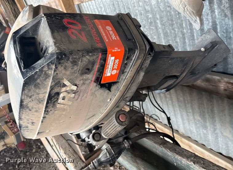 image for item EG8330 2002 Mercury outboard boat motor