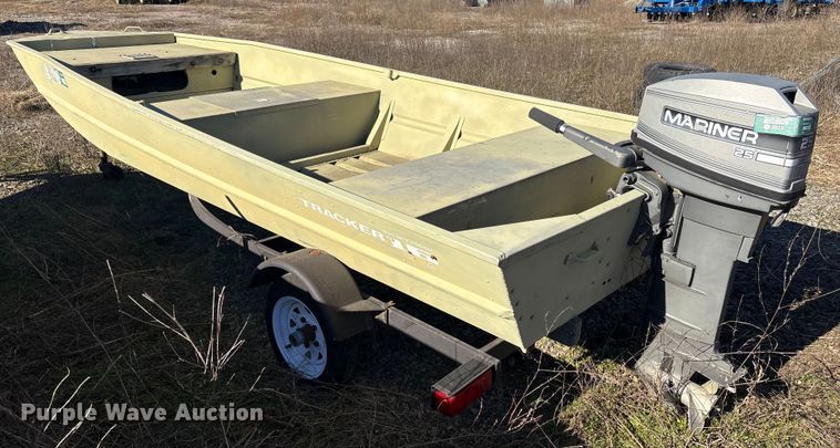 image for item EG8335 1995 Bass Tracker Sportsman boat