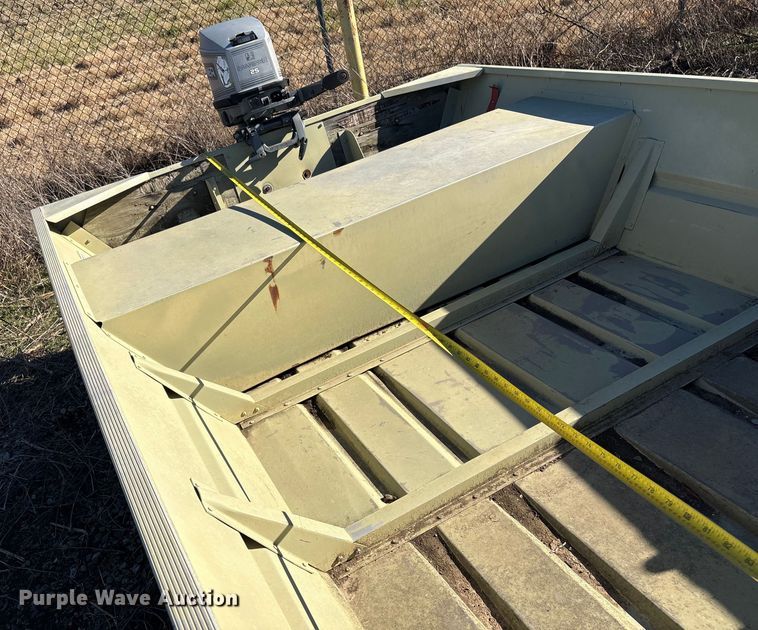 image for item EG8335 1995 Bass Tracker Sportsman boat