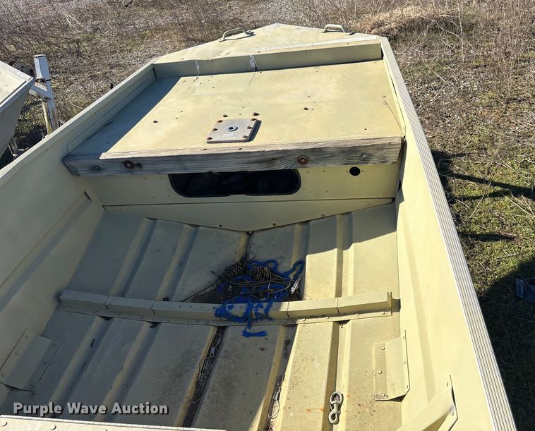 image for item EG8335 1995 Bass Tracker Sportsman boat