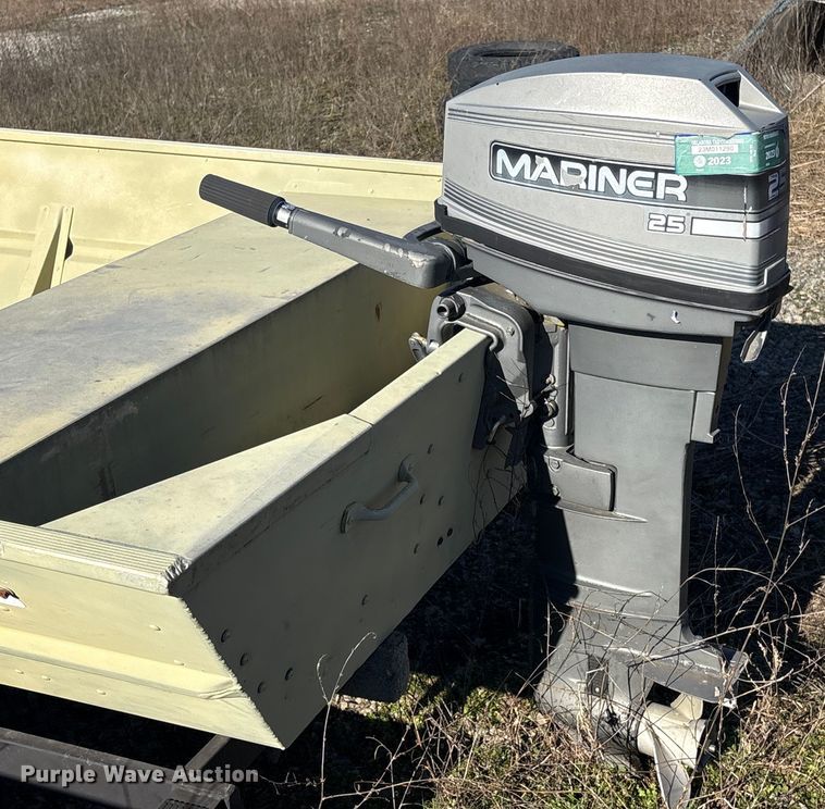 image for item EG8335 1995 Bass Tracker Sportsman boat
