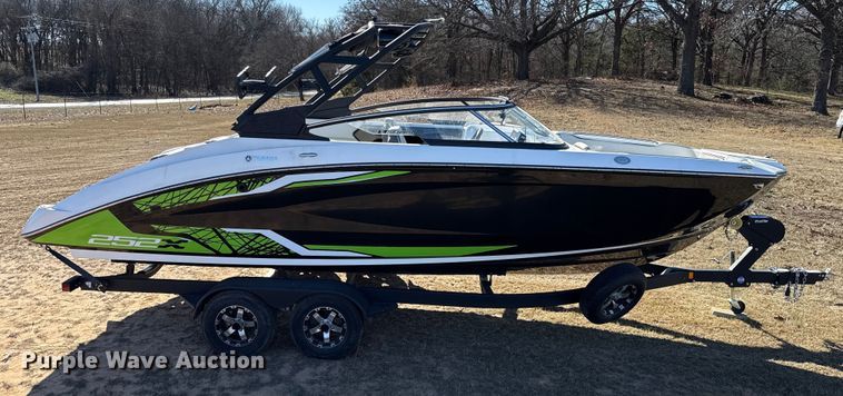 image for item ES5583 2021 Yamaha 252XE boat