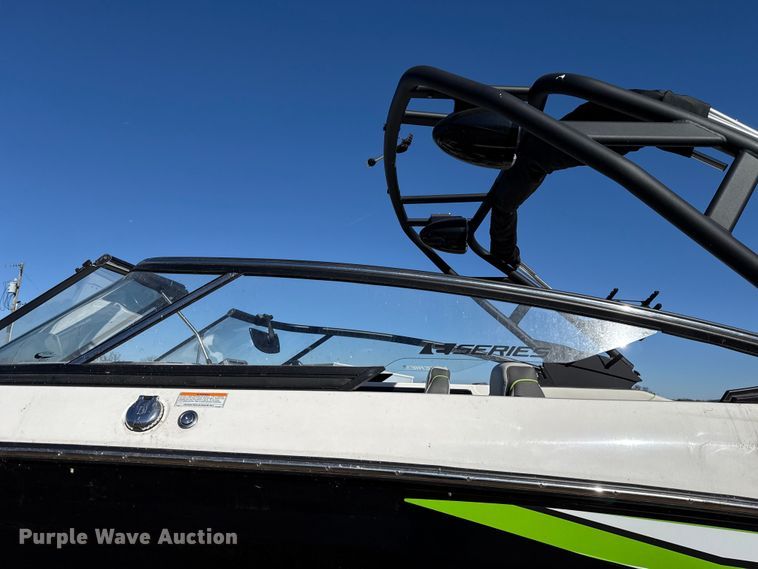 image for item ES5583 2021 Yamaha 252XE boat