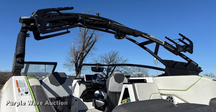image for item ES5583 2021 Yamaha 252XE boat