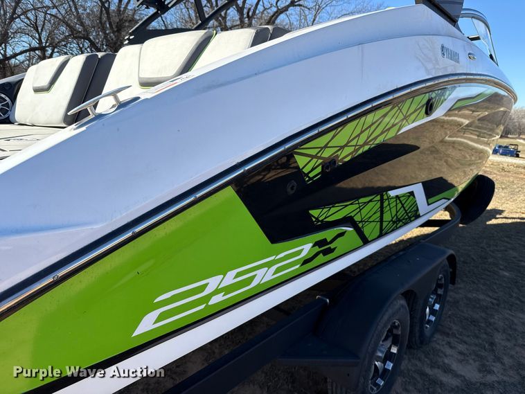 image for item ES5583 2021 Yamaha 252XE boat