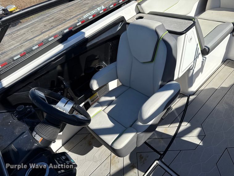 image for item ES5583 2021 Yamaha 252XE boat