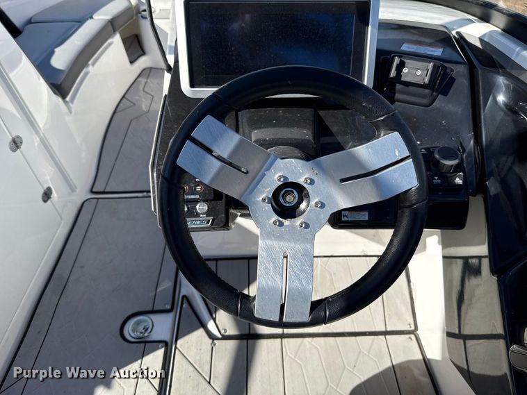 image for item ES5583 2021 Yamaha 252XE boat