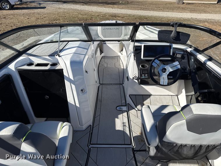 image for item ES5583 2021 Yamaha 252XE boat