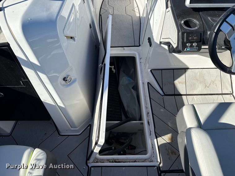 image for item ES5583 2021 Yamaha 252XE boat