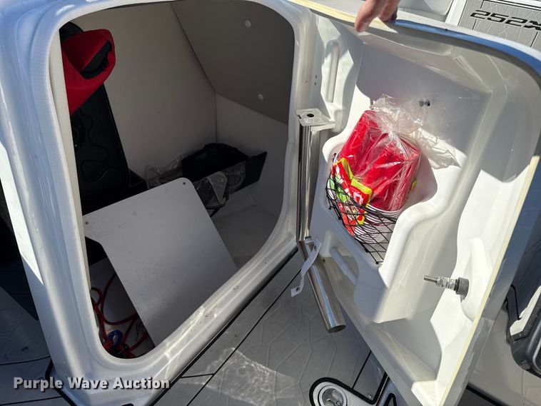 image for item ES5583 2021 Yamaha 252XE boat
