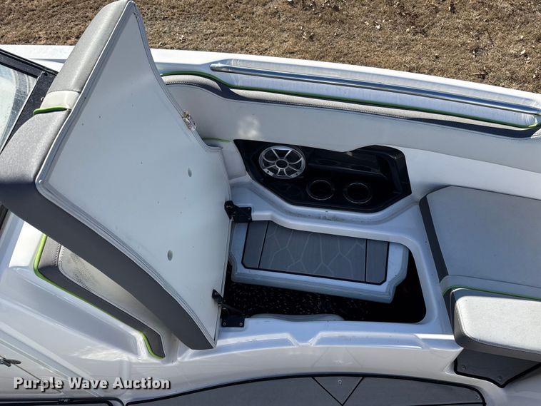 image for item ES5583 2021 Yamaha 252XE boat