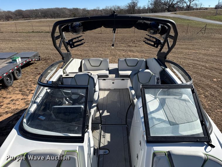 image for item ES5583 2021 Yamaha 252XE boat