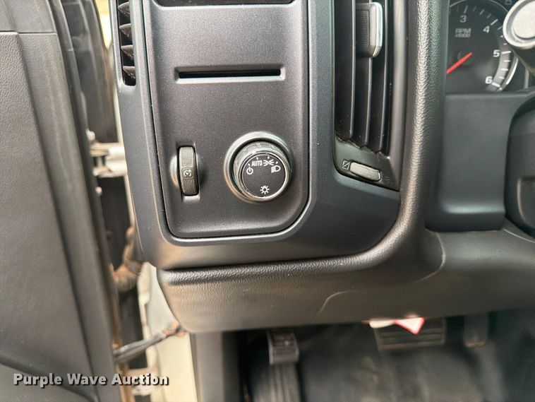 image for item EW0345 2016 Chevrolet Silverado 1500 Crew Cab pickup truck