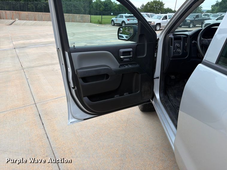 image for item EW0348 2018 Chevrolet Silverado 1500 Ext. Cab pickup truck